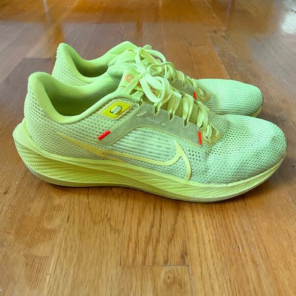 Women's Nike Air Zoom Air Pegasus 40 Volt Neon Yellow Green - Picture 1 of 7